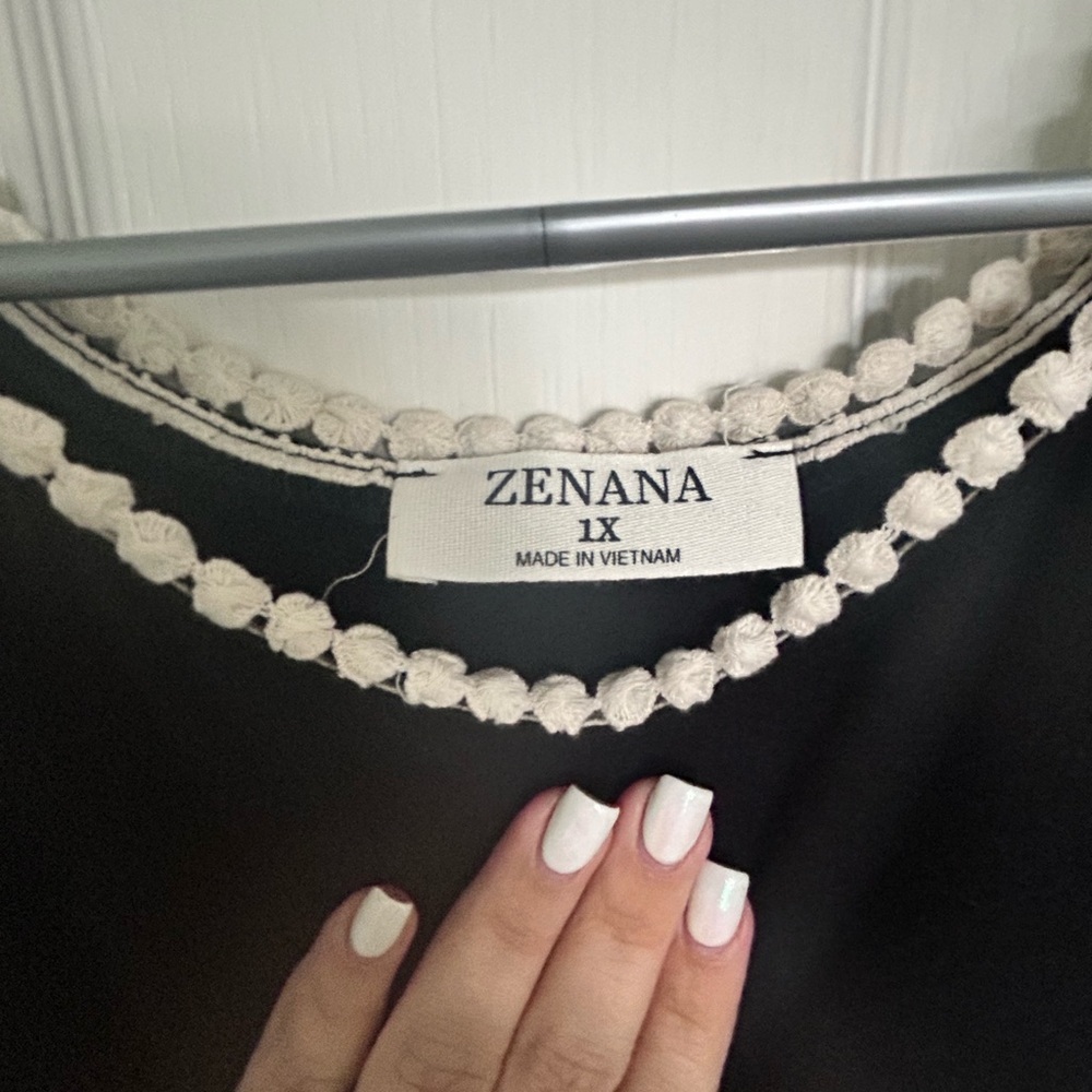 Zenana Outfitters Black Sleeveless Tunic with Cream Trim - Picture 4 of 4